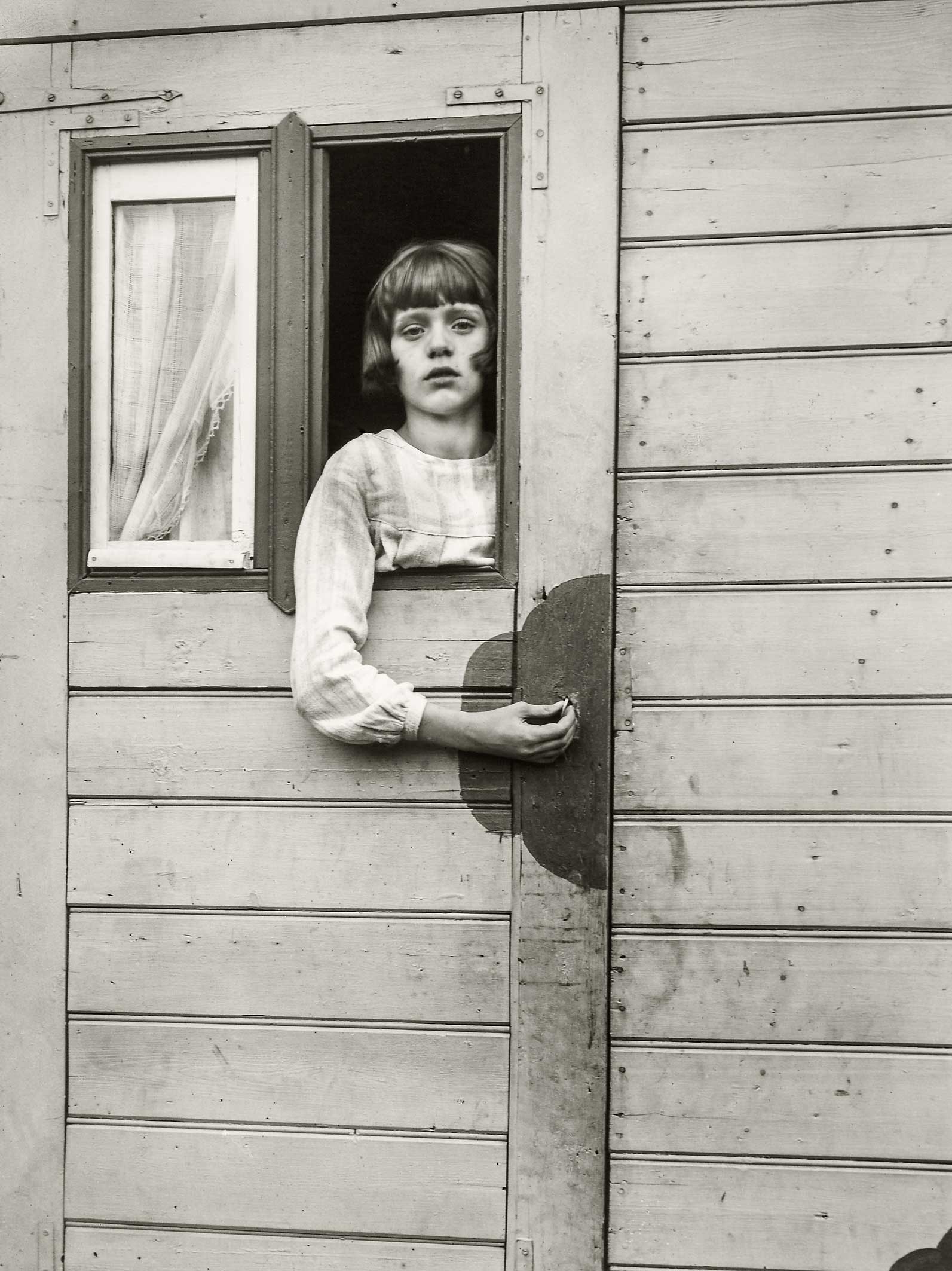 Fragmen de 'Noia en una caravana de fira',1926–1932 August Sander Archiv, Cologne              | August Sander