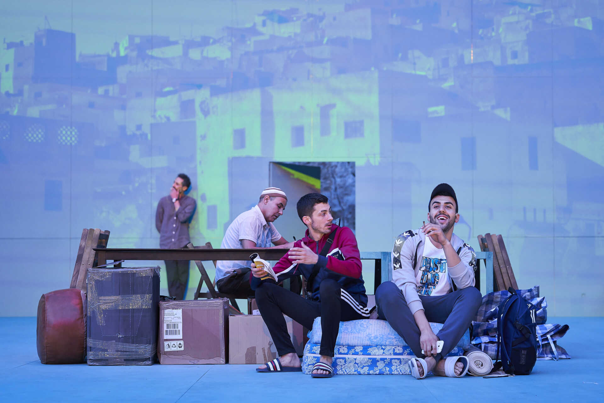 Abdelatif Hwidar, Mohamed El Bouhali, Guillem Balart i Moha Amazian a 'Carrer Robadors'. Foto: David Ruano