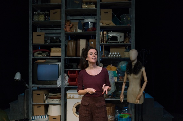 Berta Giraut interpretant el monòleg 'La segona millor' al Teatre Eòlia. Foto: Laia Tubio